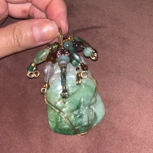 Natural stone piece for necklace